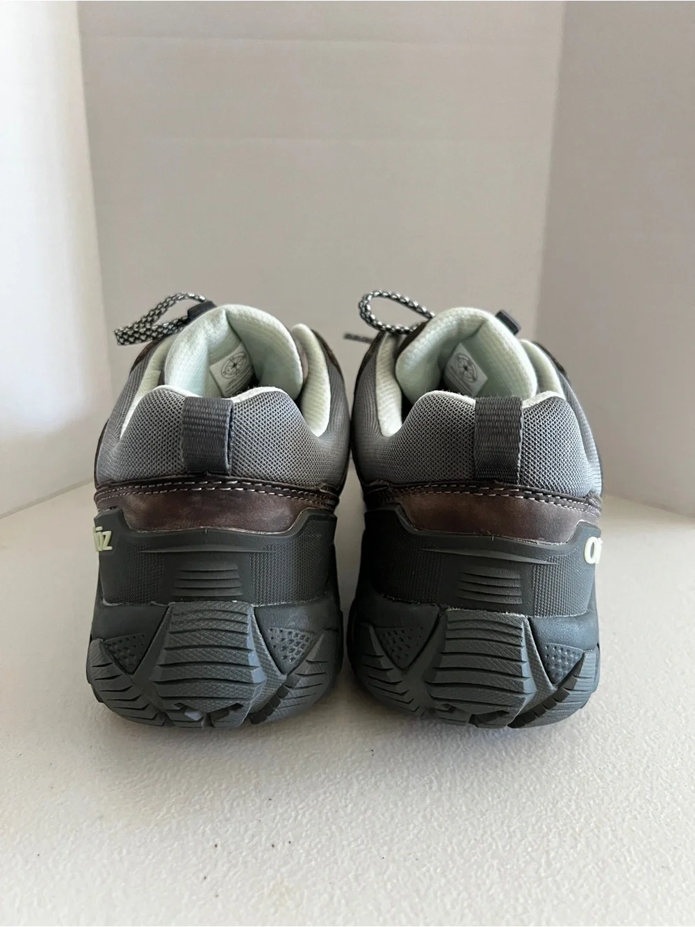 Oboz Sawtooth X Low Waterproof Hiking B-Dry Shoes Women's Size 10.5 Hazy Gray